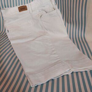 LEVI White Bermuda Shorts Size 6